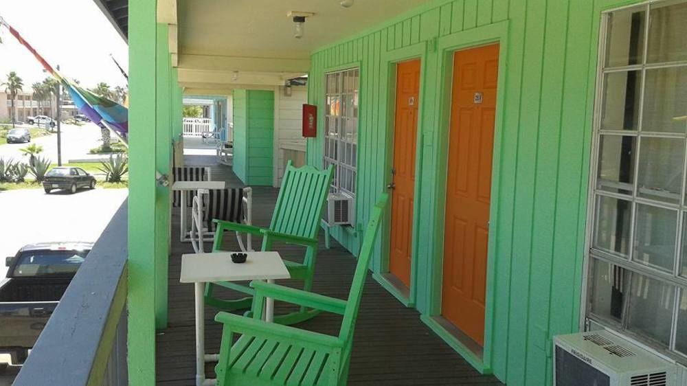 Upper Deck Hotel And Bar - Adults Only South Padre Island Εξωτερικό φωτογραφία